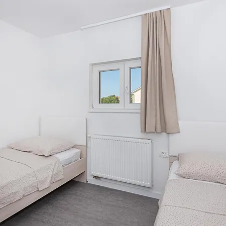 Beautiful In Brodarica With Kitchen Apartment Brodarica (Sibenik-Knin)