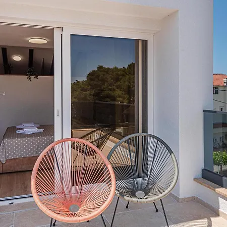 Beautiful In Brodarica With Kitchen * Brodarica (Sibenik-Knin)