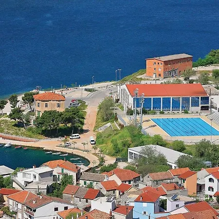 Beautiful In Brodarica With Kitchen Apartment