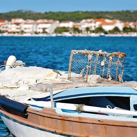 Beautiful In Brodarica With Kitchen Apartment *