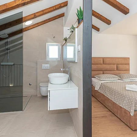 Beautiful In Brodarica With Kitchen Apartment Brodarica (Sibenik-Knin)